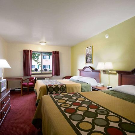 Готель Super 8 By Wyndham Eau Claire Wi Екстер'єр фото