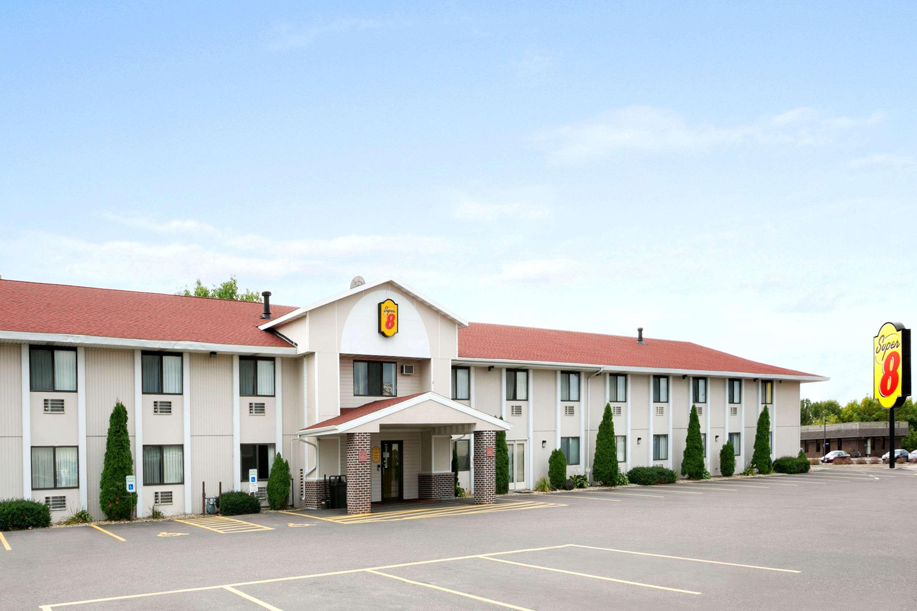 Готель Super 8 By Wyndham Eau Claire Wi Екстер'єр фото