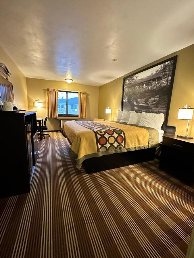 Готель Super 8 By Wyndham Eau Claire Wi Екстер'єр фото