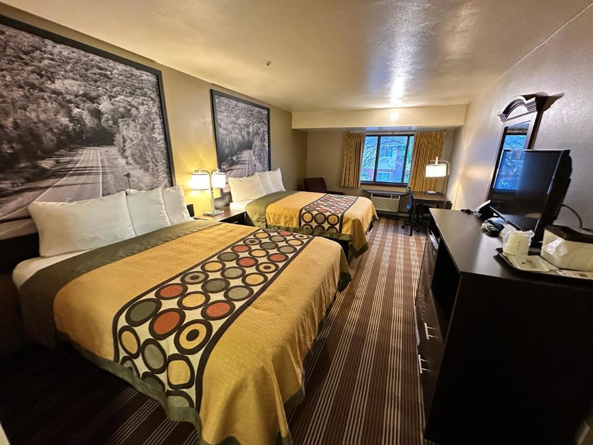 Готель Super 8 By Wyndham Eau Claire Wi Екстер'єр фото