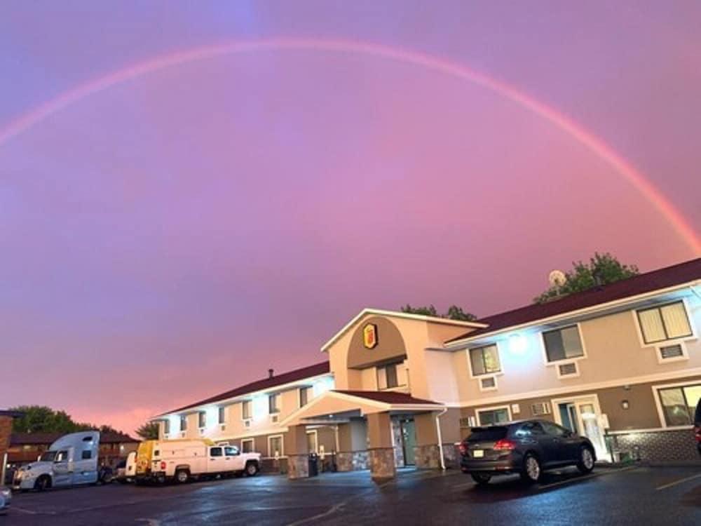 Готель Super 8 By Wyndham Eau Claire Wi Екстер'єр фото